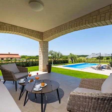 Activity Nata With Pool In Porec *