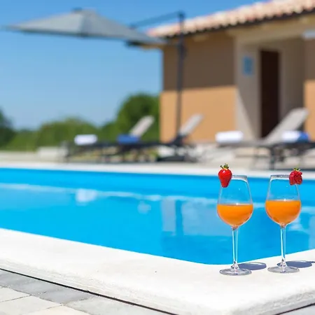 Activity Nata With Pool In Porec *