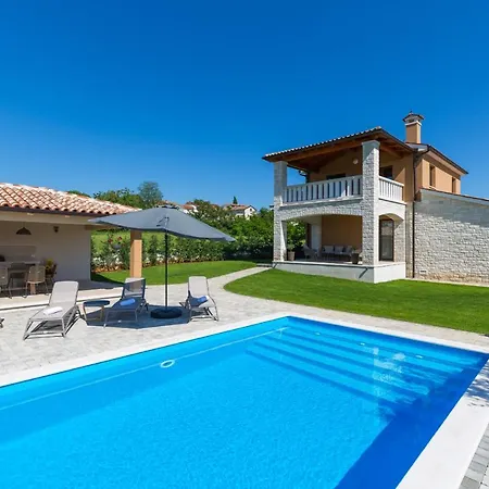 Activity Nata With Pool In Porec Villa Dračevac