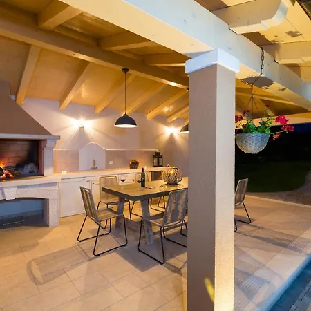 Activity Nata With Pool In Porec Vila *